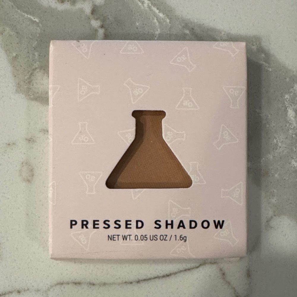🌸5/$25🌸 AOA Beauty pressed shadow in sultry